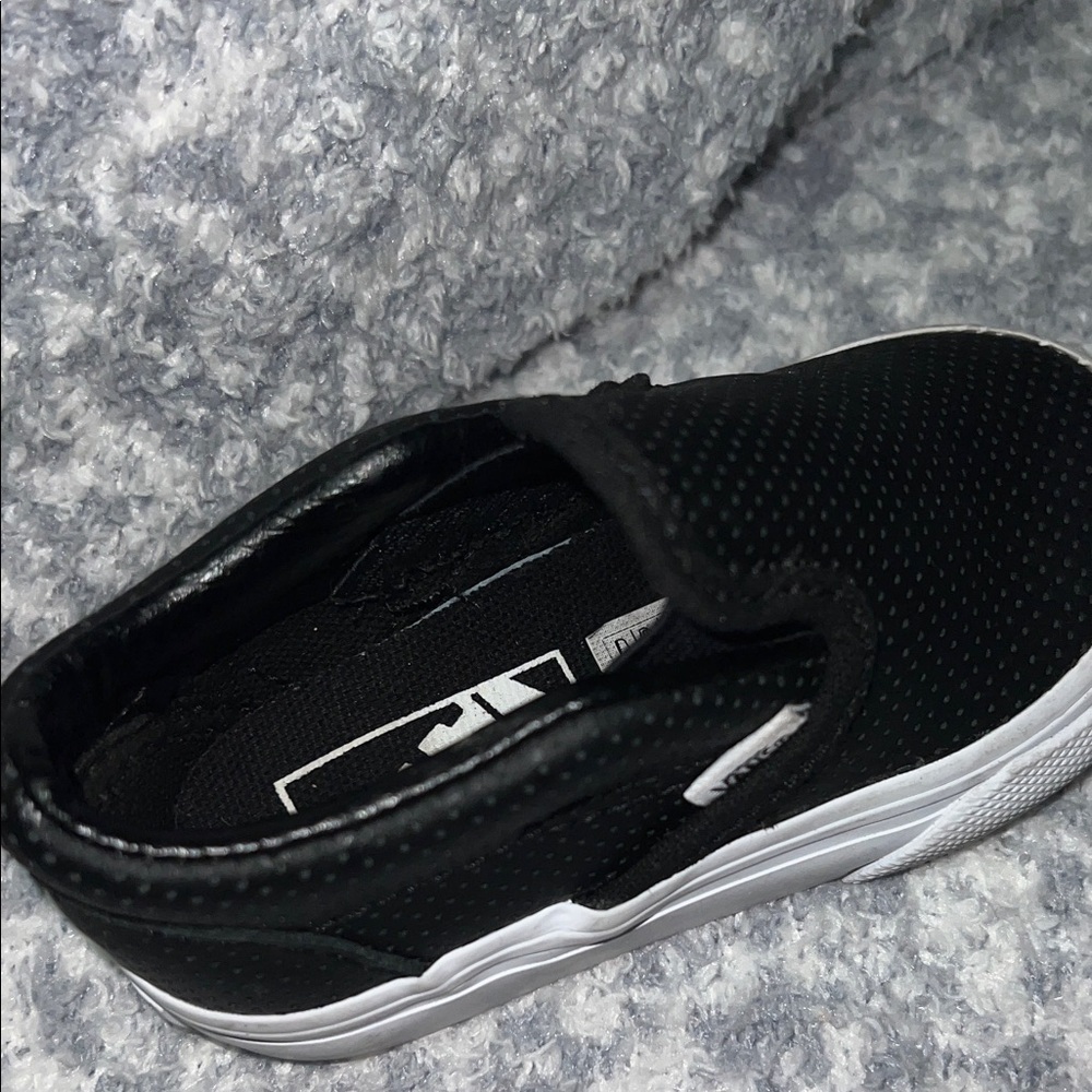 Vans Kids Black Slip-On Shoes Size 4.5 - Picture 2 of 8